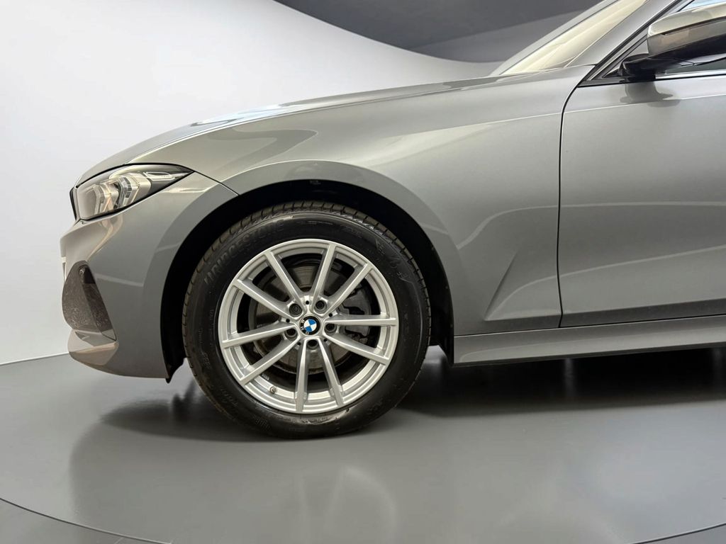 BMW 320 2024 г. Серый, пробег 35000 км