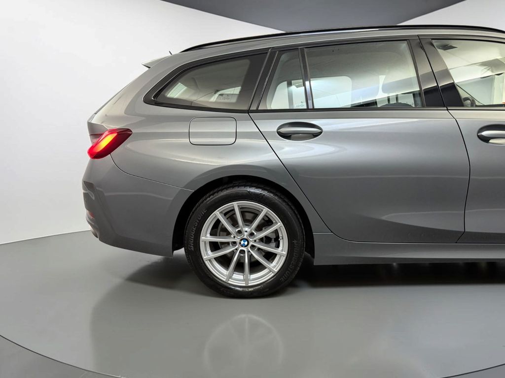 BMW 320 2024 г. Серый, пробег 35000 км