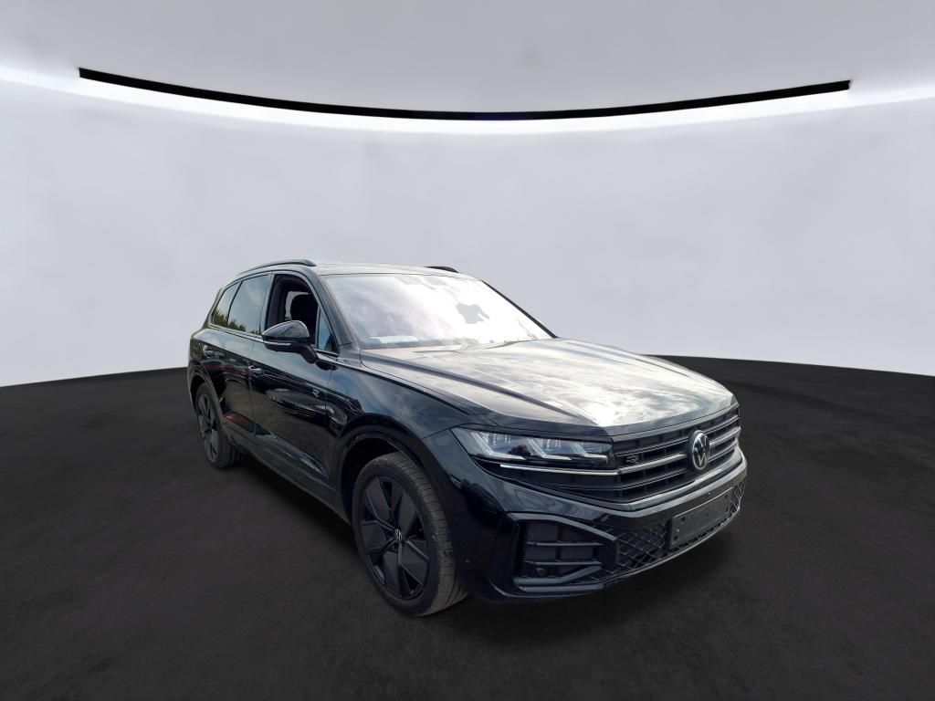 Volkswagen Touareg 2023 г. Чёрный, пробег 56500 км