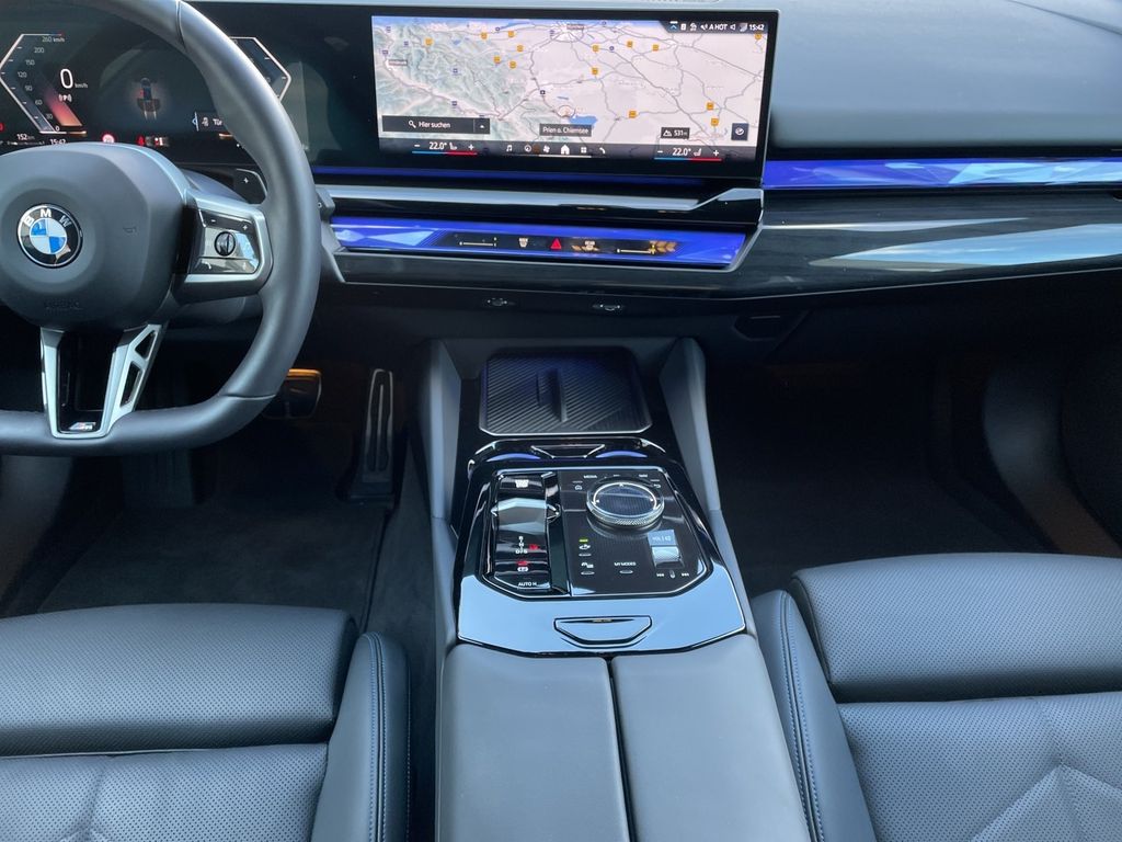 BMW 520 2026 г. Чёрный, пробег 15120 км