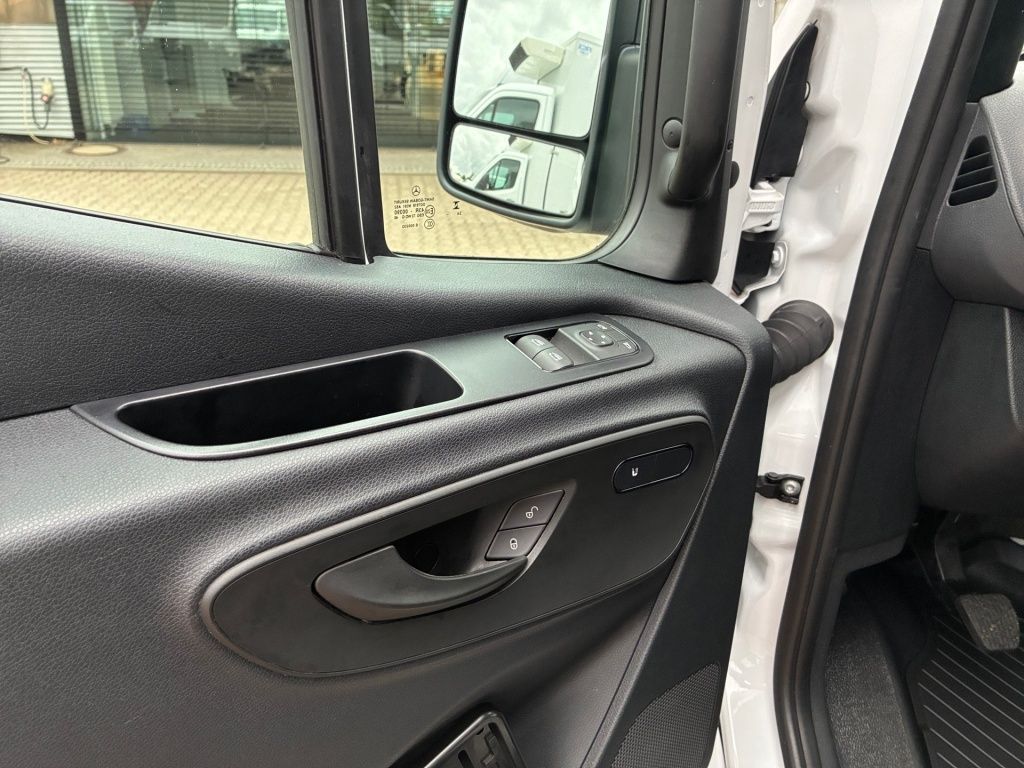 Mercedes-Benz SPRINTER 2025 г. Белый, пробег 32846 км