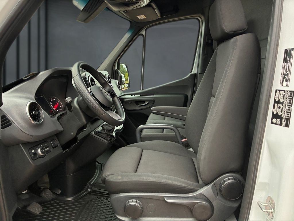 Mercedes-Benz SPRINTER 2025 г. Белый, пробег 32846 км