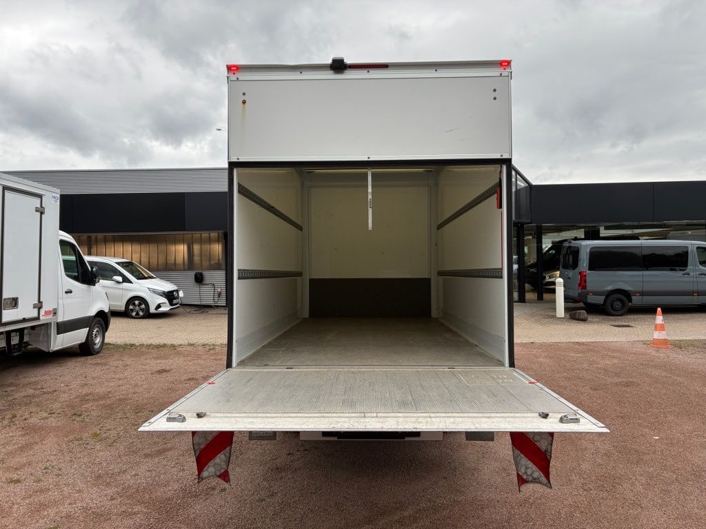 Mercedes-Benz SPRINTER 2025 г. Белый, пробег 32846 км