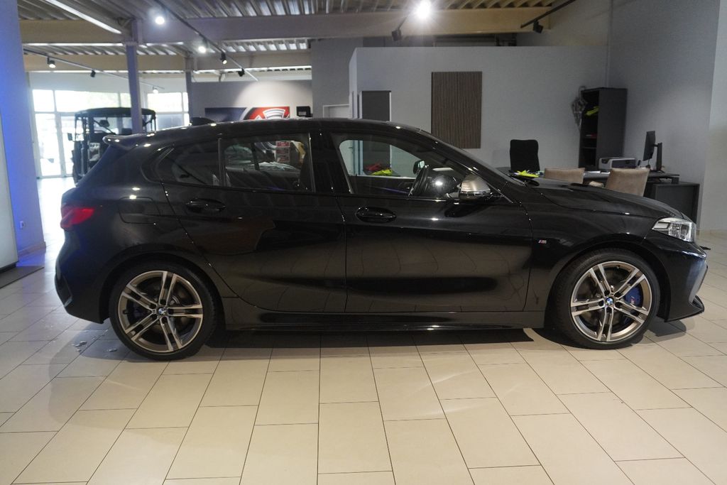 BMW M135 2022 г. Чёрный, пробег 38520 км