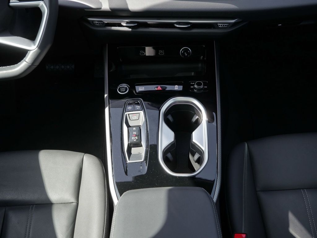 Audi A6 2025 г. Белый, пробег 26896 км