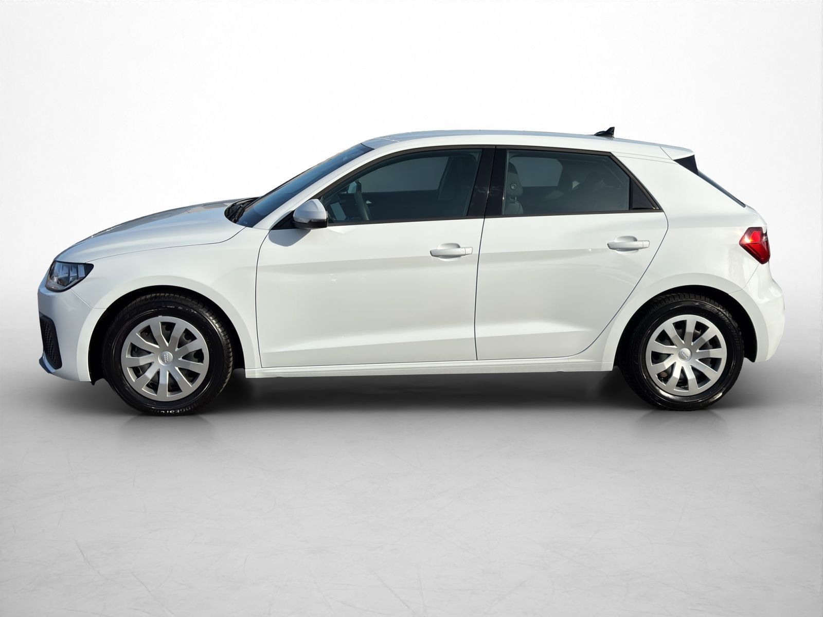 Audi A1 2022 г. Белый, пробег 35500 км