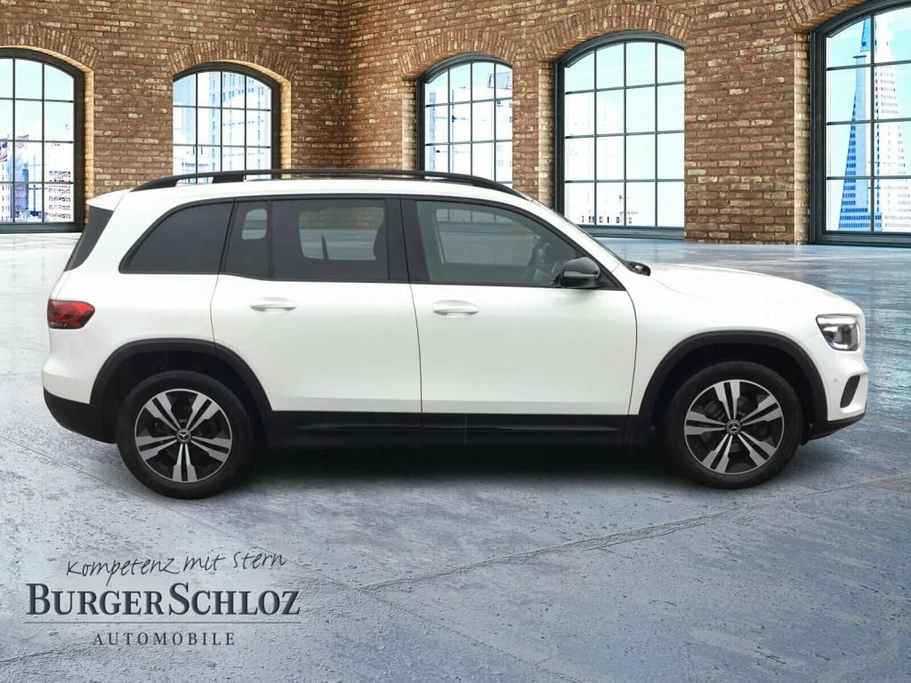 Mercedes-Benz GLB 200 2023 г. Белый, пробег 45275 км