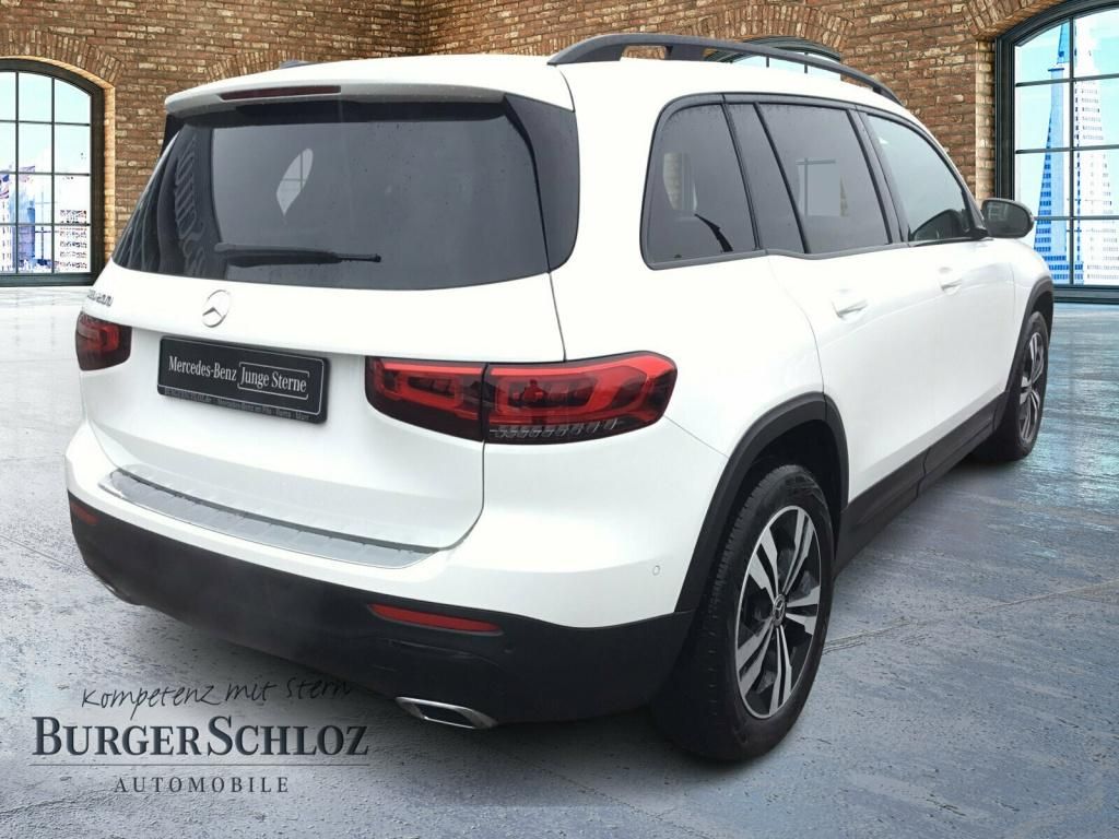 Mercedes-Benz GLB 200 2023 г. Белый, пробег 45275 км