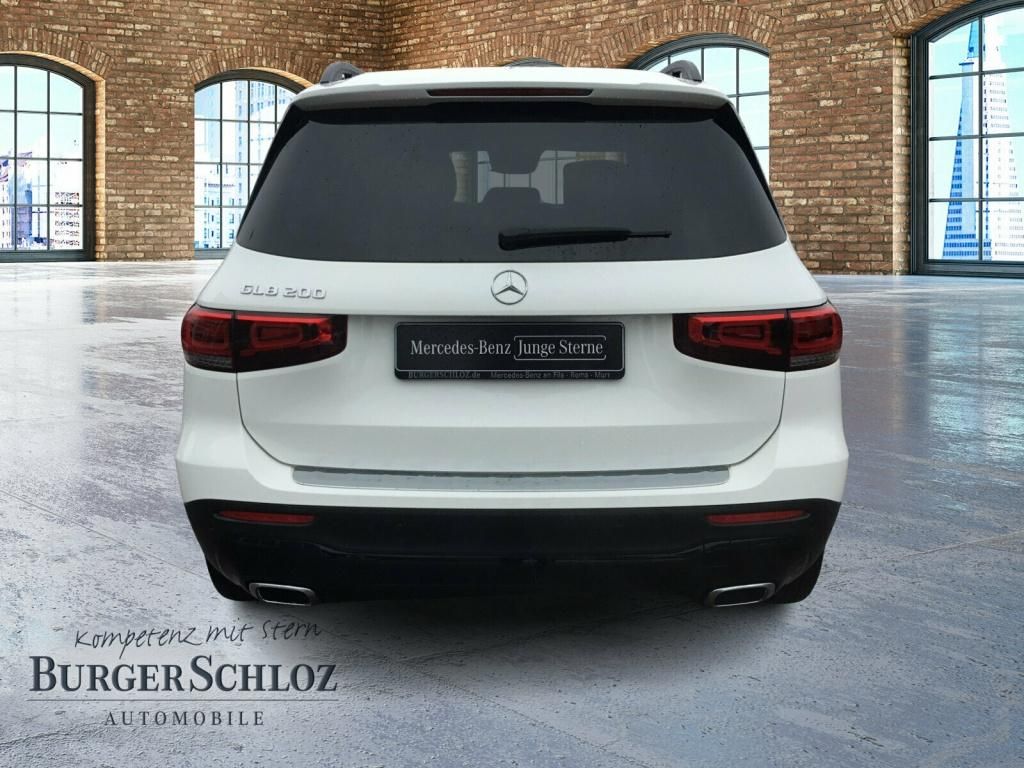 Mercedes-Benz GLB 200 2023 г. Белый, пробег 45275 км