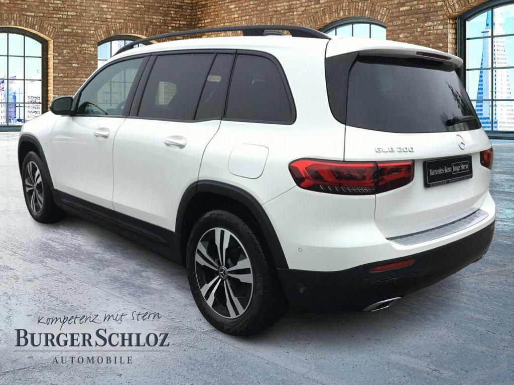 Mercedes-Benz GLB 200 2023 г. Белый, пробег 45275 км