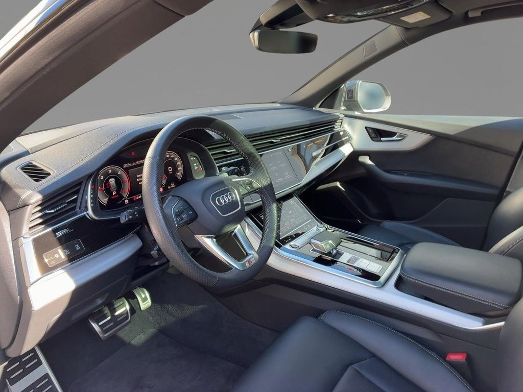 Audi Q8 2023 г. Серый, пробег 44113 км
