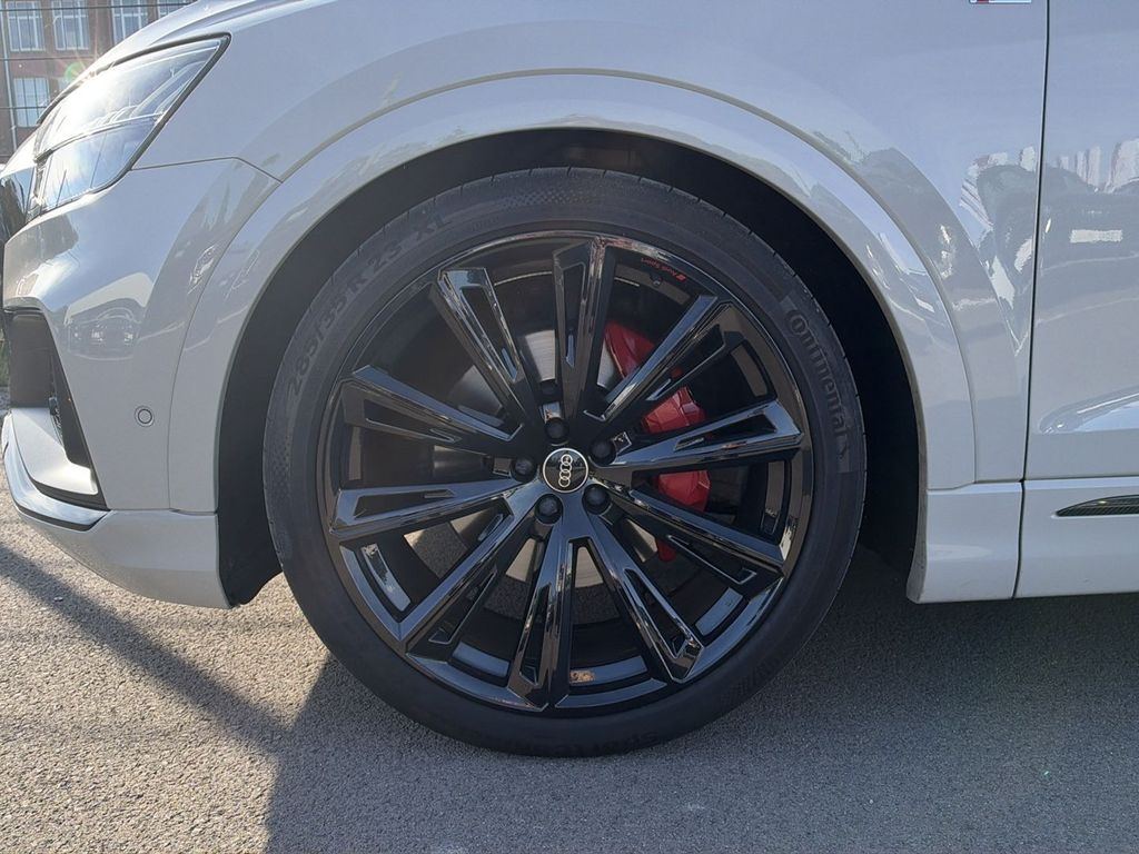 Audi Q8 2023 г. Бежевый, пробег 57750 км