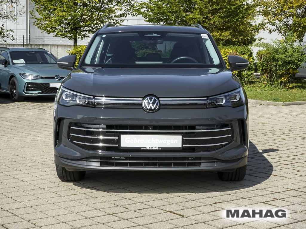 Volkswagen Tiguan 2024 г. Серый, пробег 21815 км