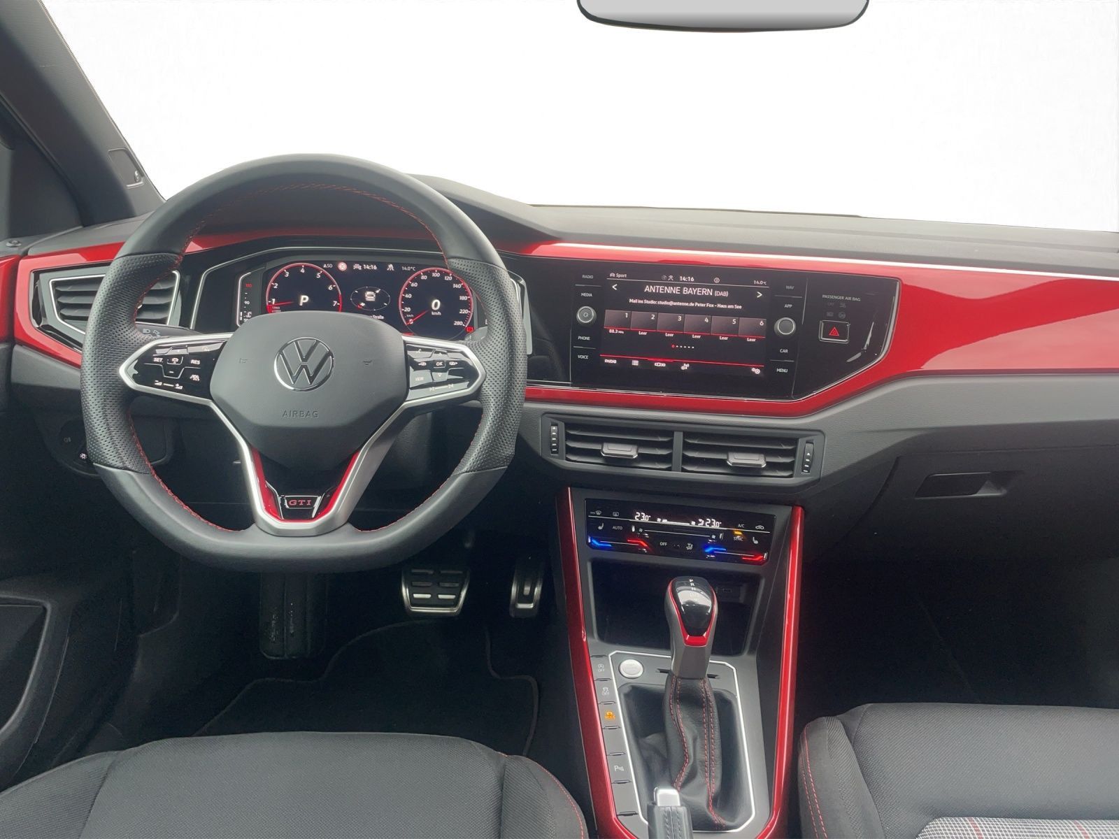 Volkswagen Polo 2022 г. Чёрный, пробег 19000 км