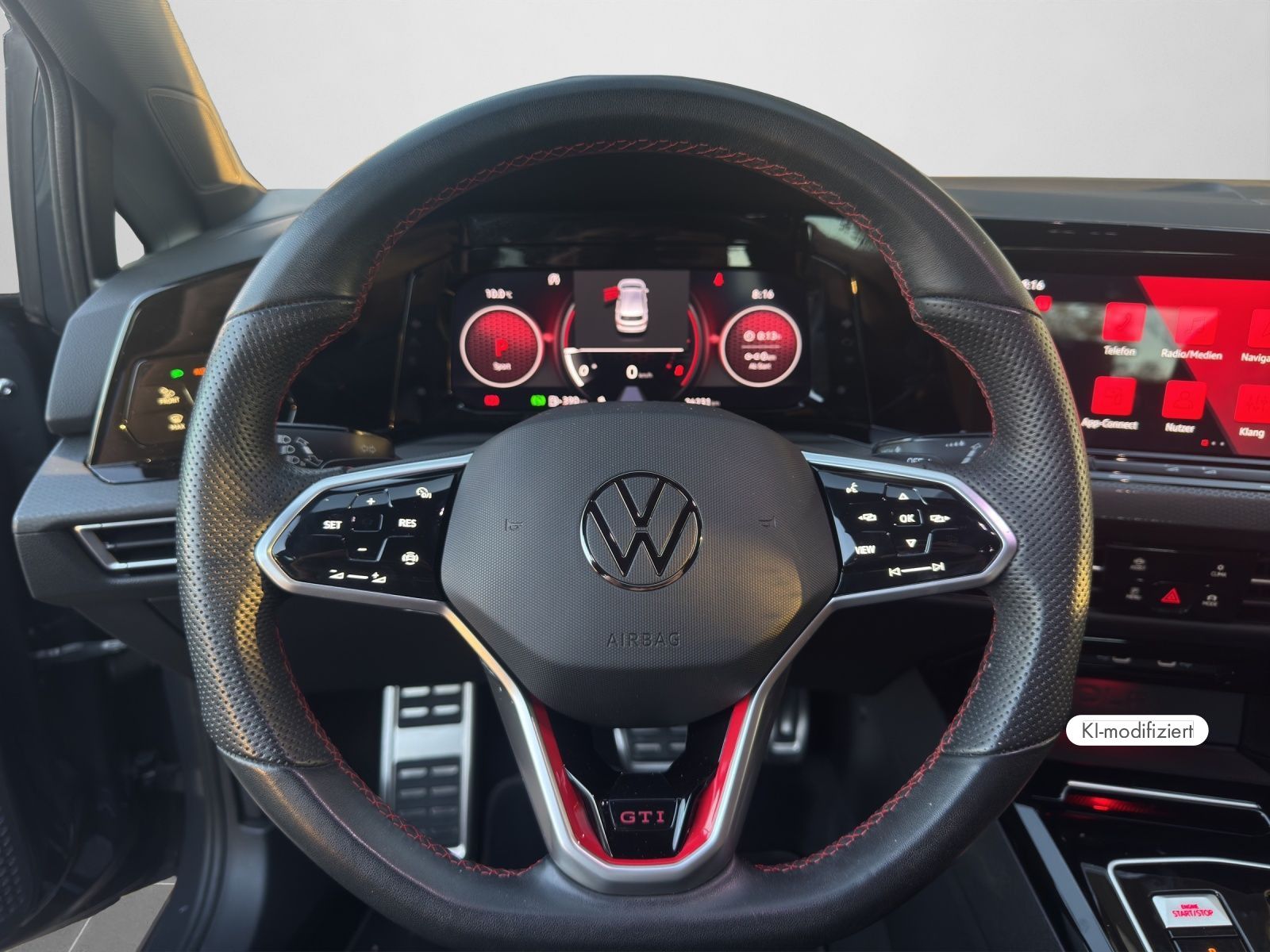 Volkswagen Golf 2023 г. Серый, пробег 24250 км