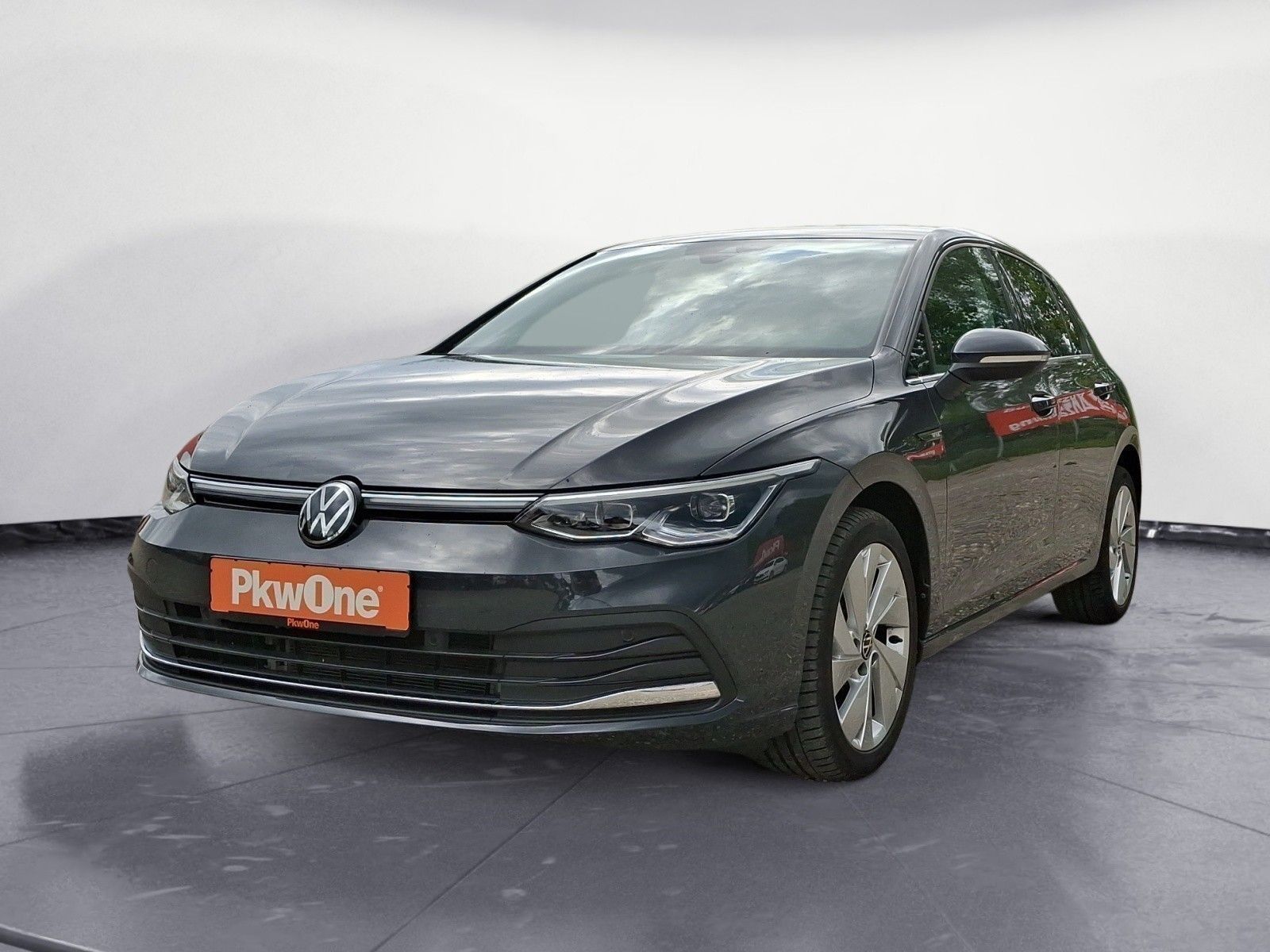 Volkswagen Golf 2024 г. Серый, пробег 20123 км