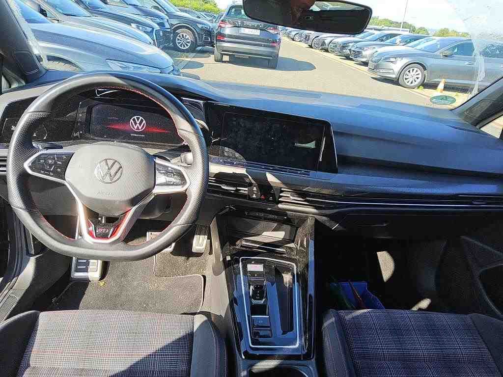 Volkswagen Golf 2023 г. Серый, пробег 28300 км
