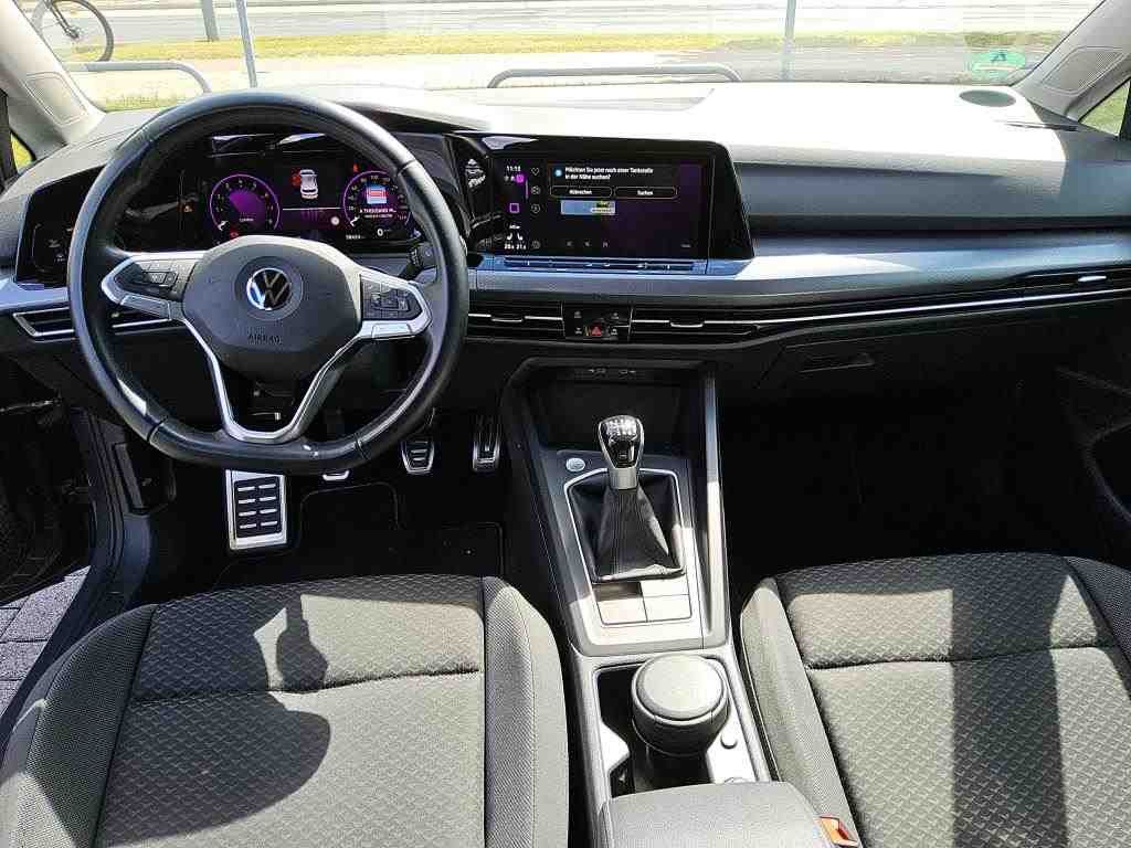 Volkswagen Golf 2023 г. Серый, пробег 58500 км