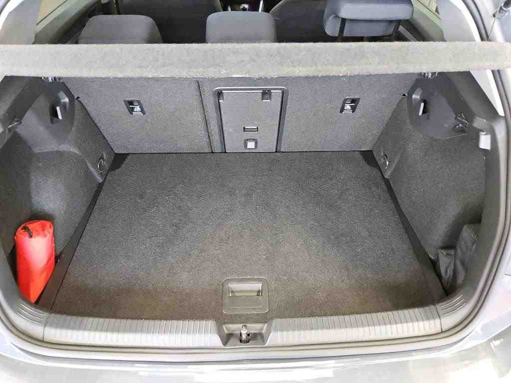 Volkswagen Golf 2023 г. Серый, пробег 58500 км