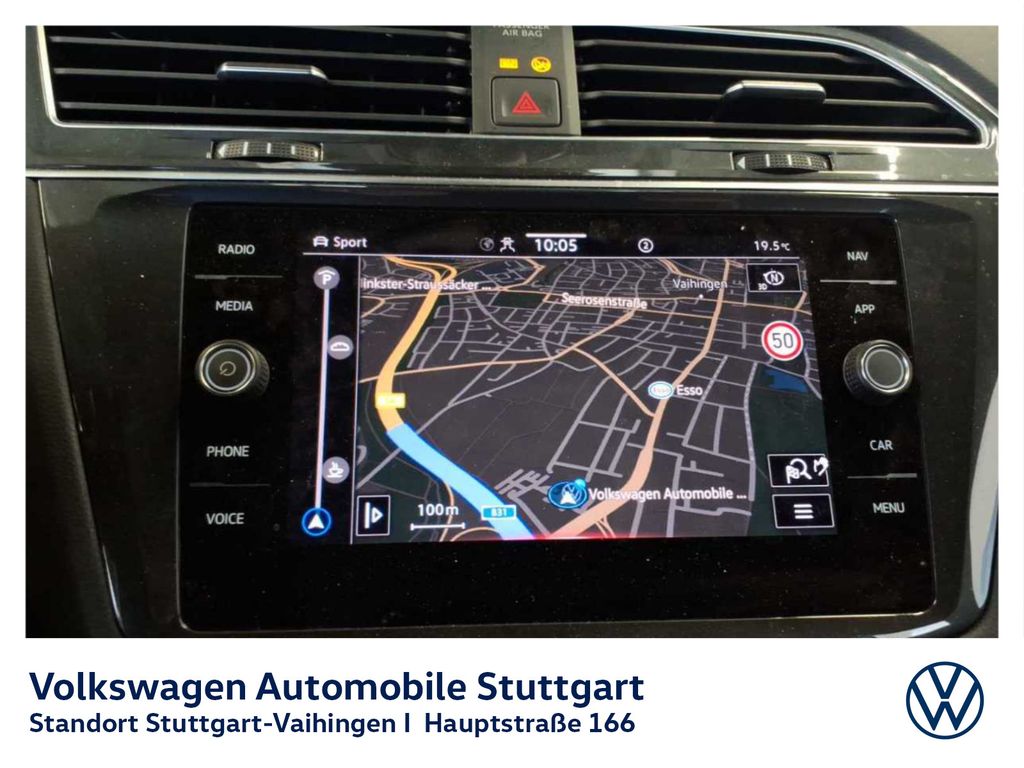 Volkswagen Tiguan 2023 г. Серый, пробег 49732 км