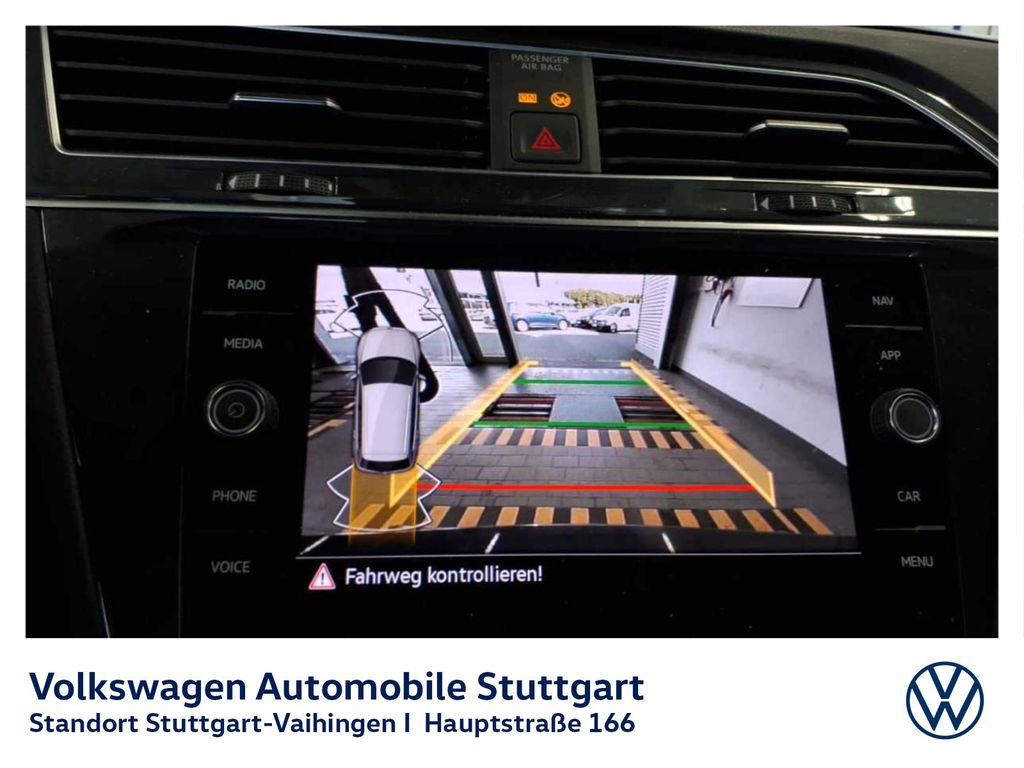 Volkswagen Tiguan 2023 г. Серый, пробег 49732 км