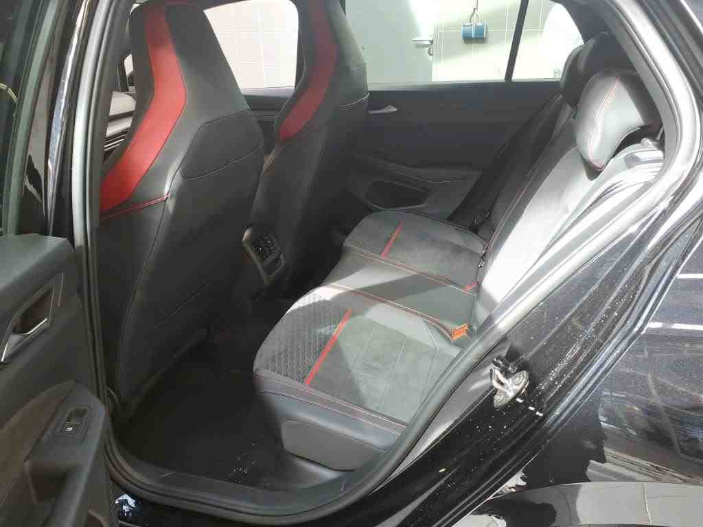 Volkswagen Golf 2023 г. Чёрный, пробег 34100 км