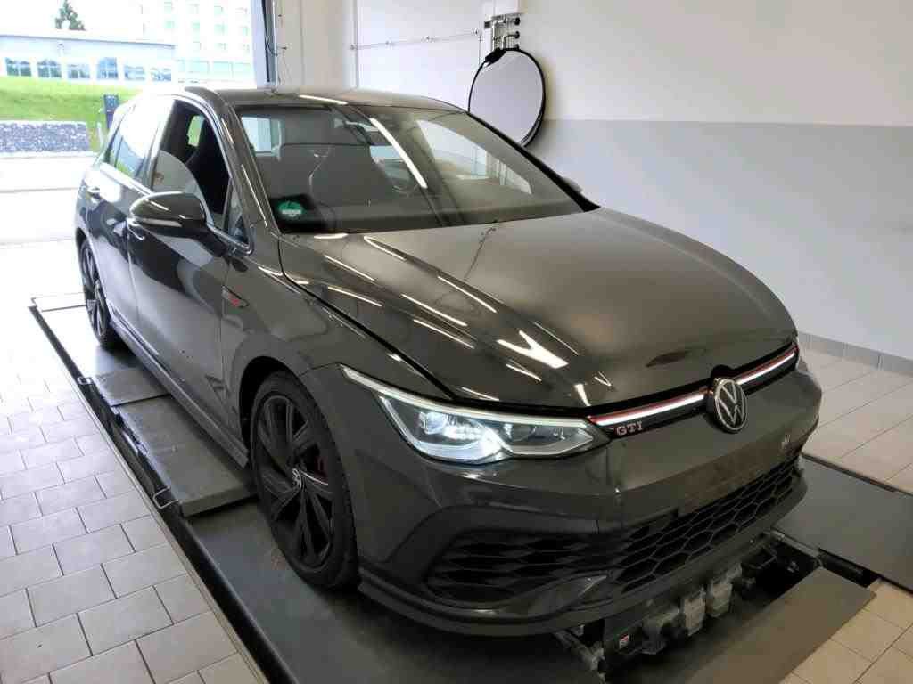 Volkswagen Golf 2023 г. Серый, пробег 55200 км