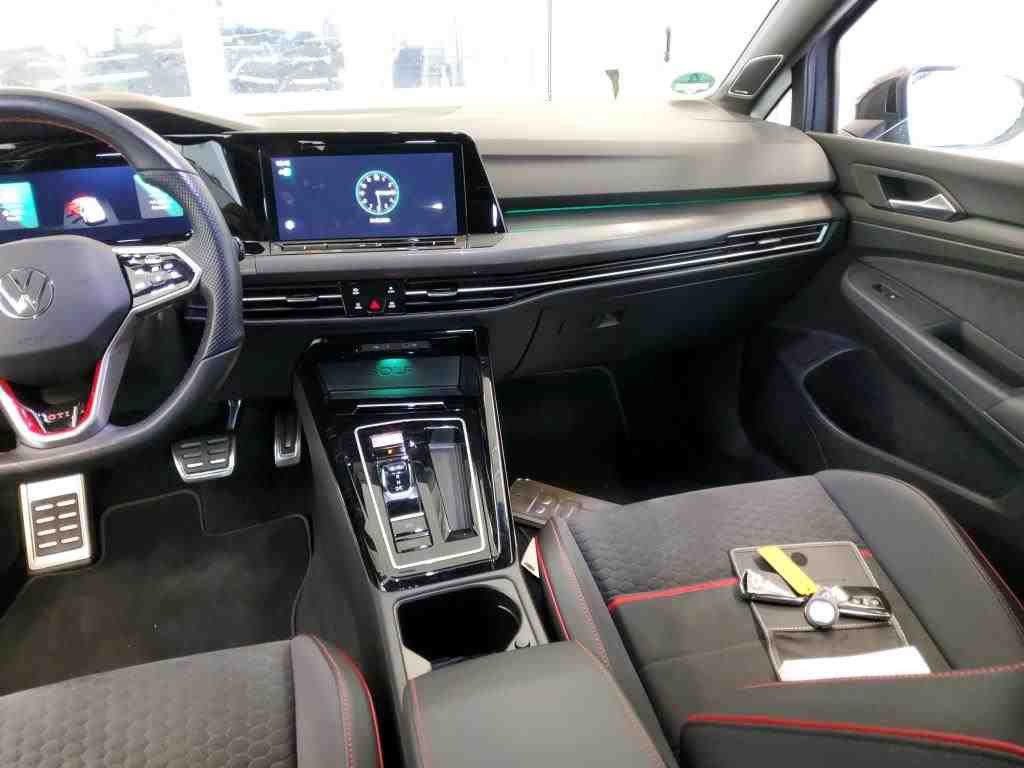 Volkswagen Golf 2023 г. Серый, пробег 55200 км