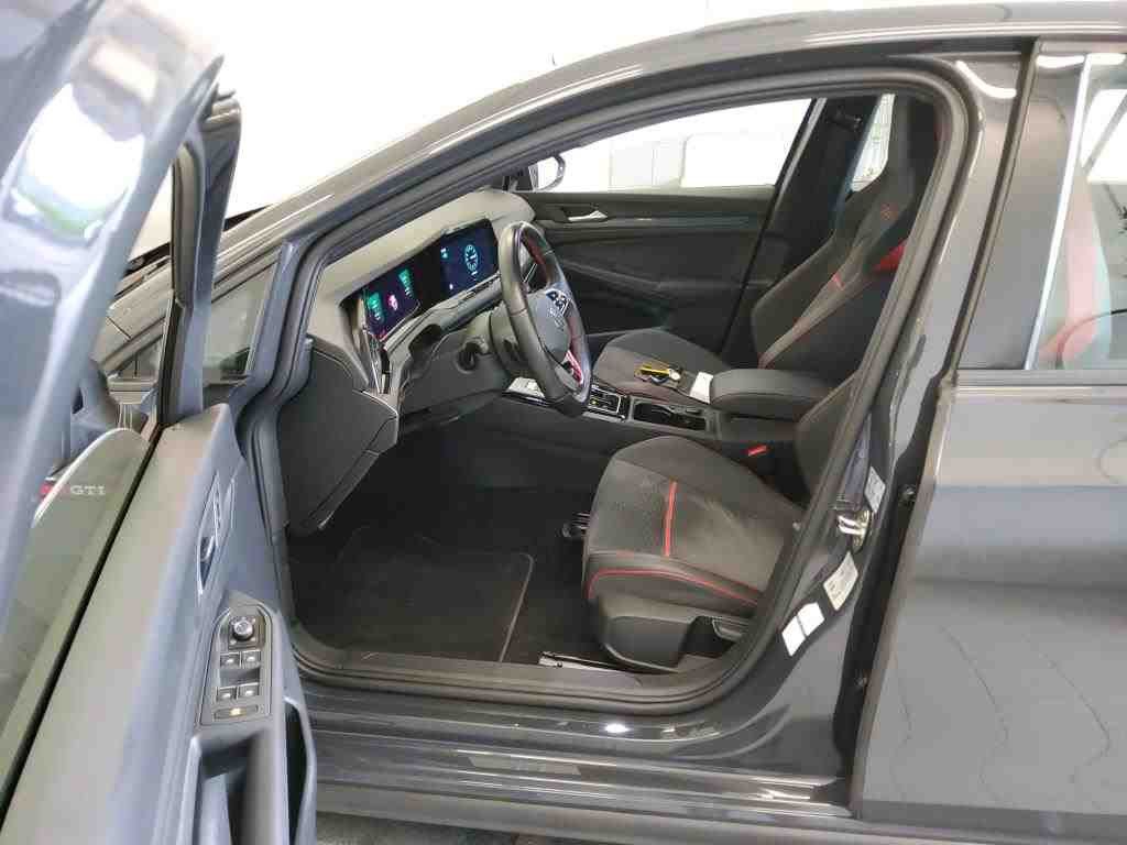 Volkswagen Golf 2023 г. Серый, пробег 55200 км