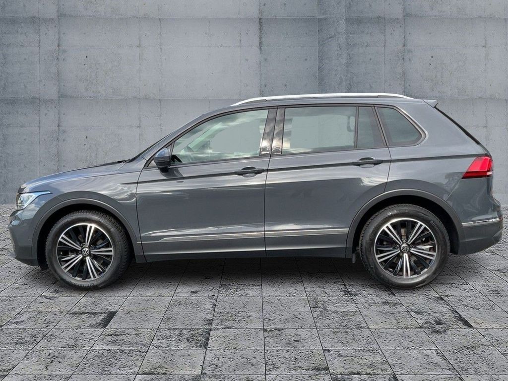Volkswagen Tiguan 2023 г. Серый, пробег 51349 км
