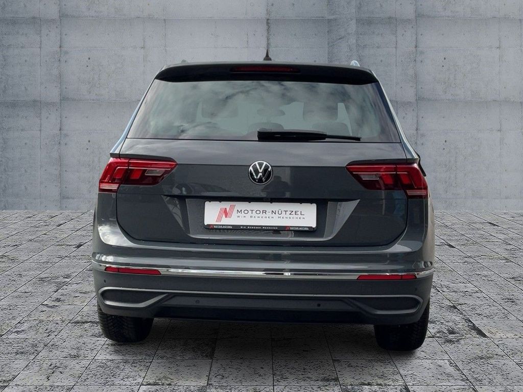 Volkswagen Tiguan 2023 г. Серый, пробег 51349 км