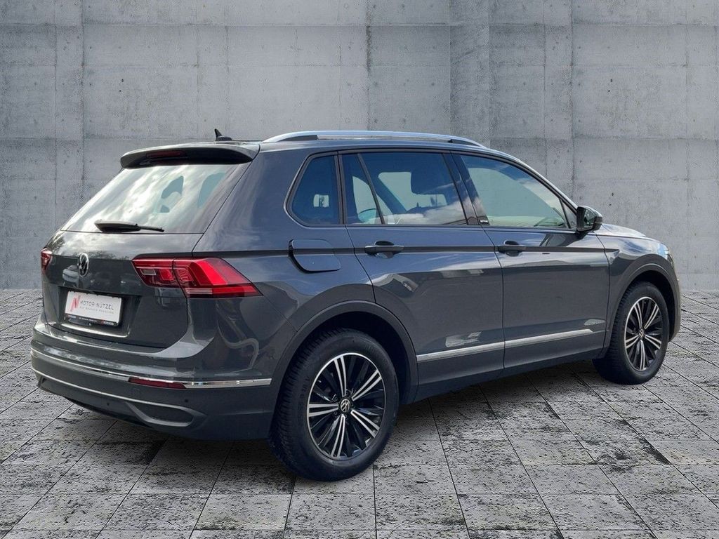 Volkswagen Tiguan 2023 г. Серый, пробег 51349 км