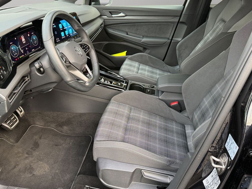 Volkswagen Golf 2023 г. Чёрный, пробег 23657 км