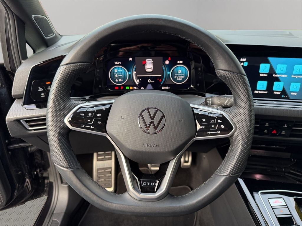 Volkswagen Golf 2023 г. Чёрный, пробег 23657 км