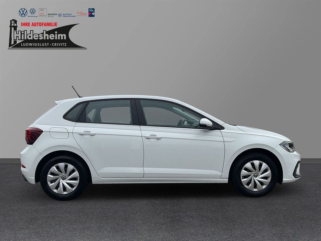Volkswagen Polo 2023 г. Белый, пробег 29300 км