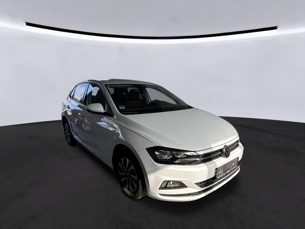 Volkswagen Polo 2022 г. Белый, пробег 40800 км
