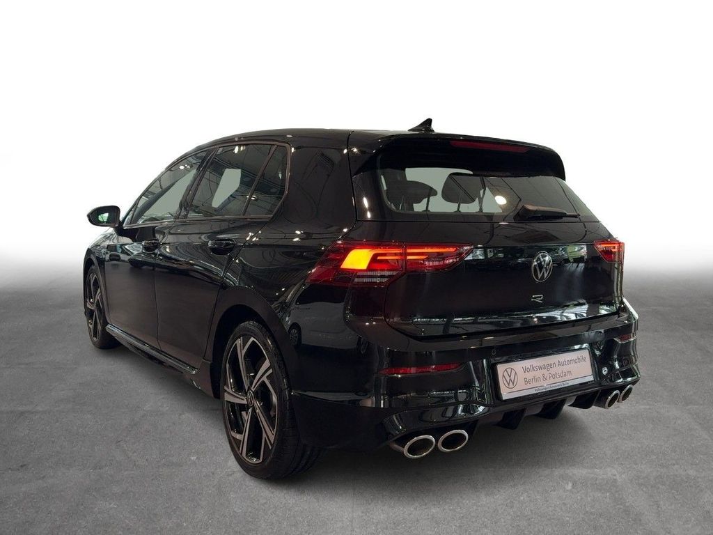 Volkswagen Golf 2024 г. Чёрный, пробег 14650 км