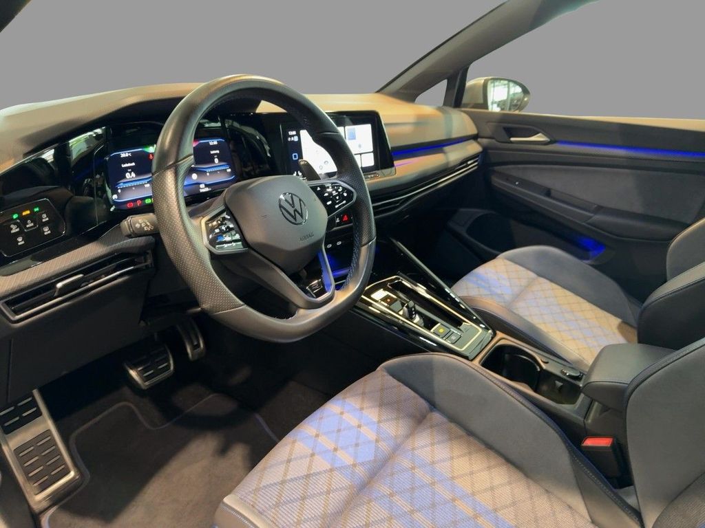 Volkswagen Golf 2024 г. Чёрный, пробег 14650 км