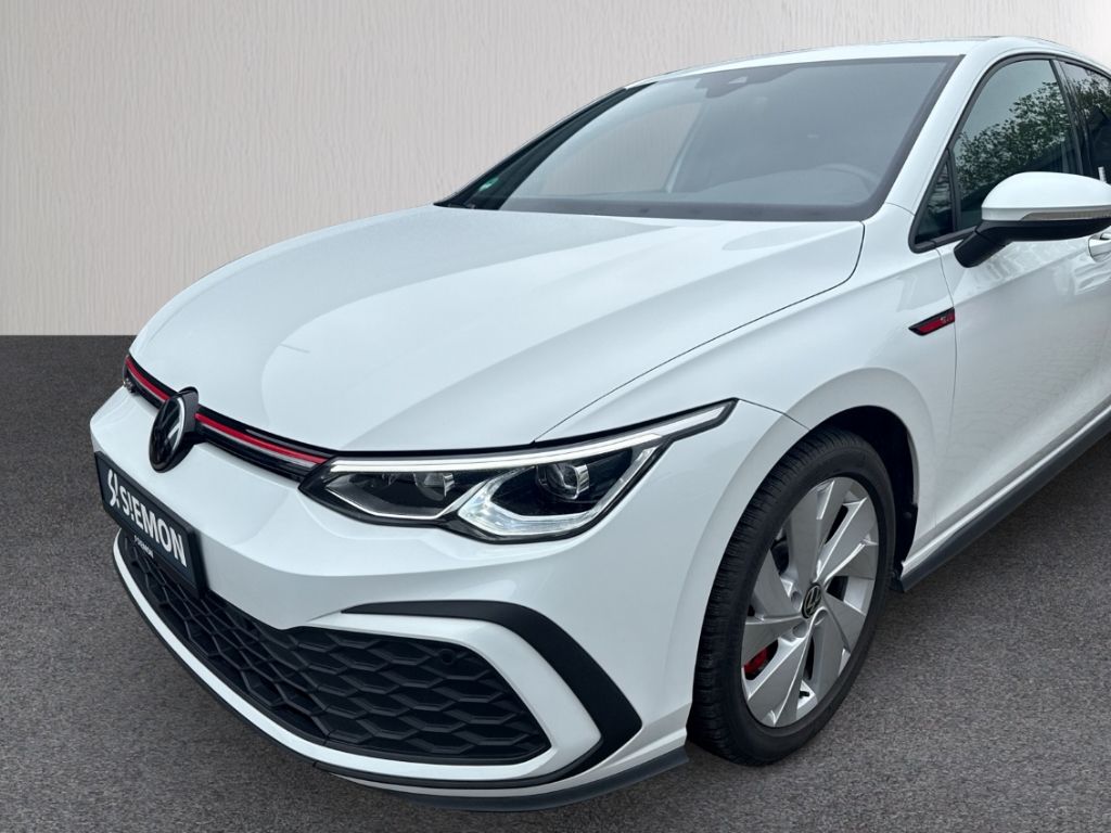 Volkswagen Golf 2024 г. Белый, пробег 16803 км