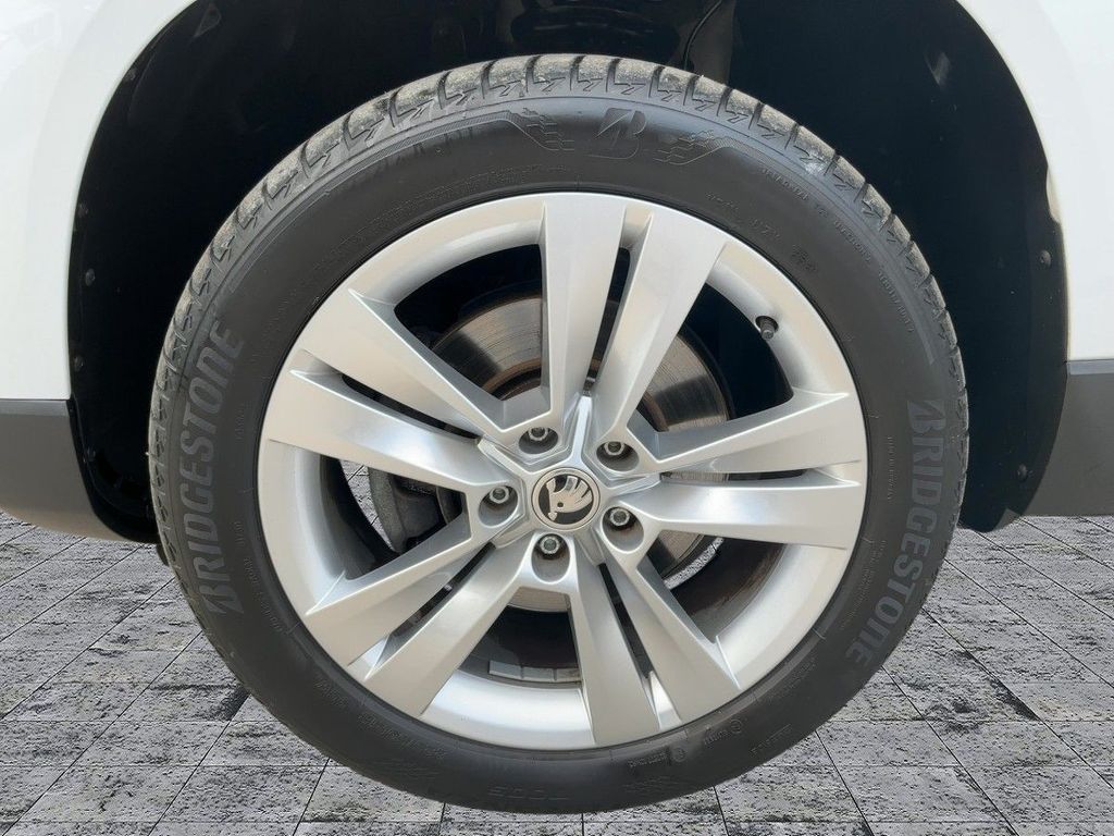 Skoda Karoq 2021 г. Белый, пробег 44000 км