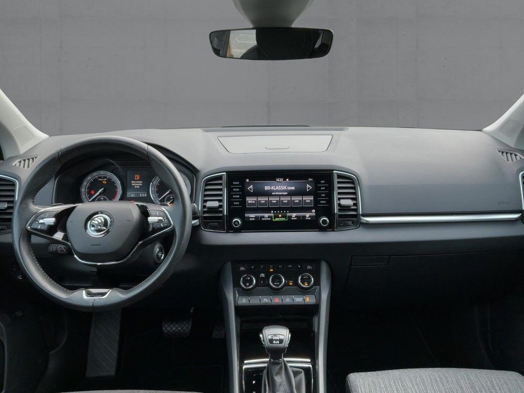 Skoda Karoq 2021 г. Белый, пробег 44000 км