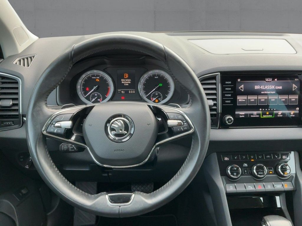 Skoda Karoq 2021 г. Белый, пробег 44000 км