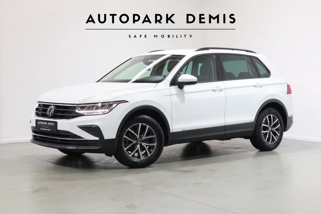 Volkswagen Tiguan 2022 г. Белый, пробег 53300 км