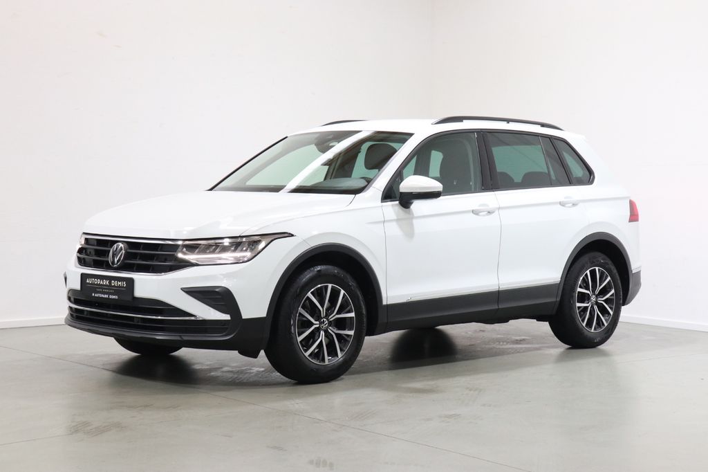 Volkswagen Tiguan 2022 г. Белый, пробег 53300 км