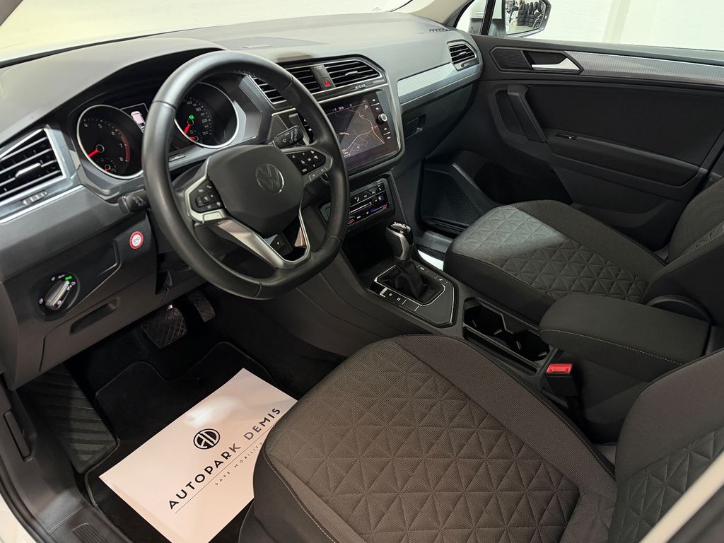 Volkswagen Tiguan 2022 г. Белый, пробег 53300 км