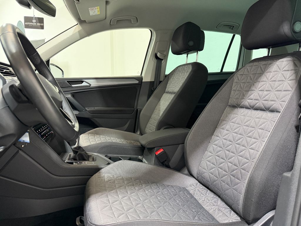 Volkswagen Tiguan 2022 г. Белый, пробег 53300 км