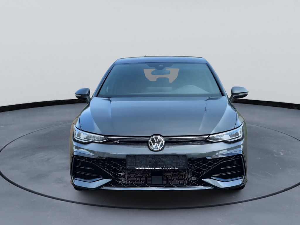 Volkswagen Golf 2025 г. Серый, пробег 32000 км