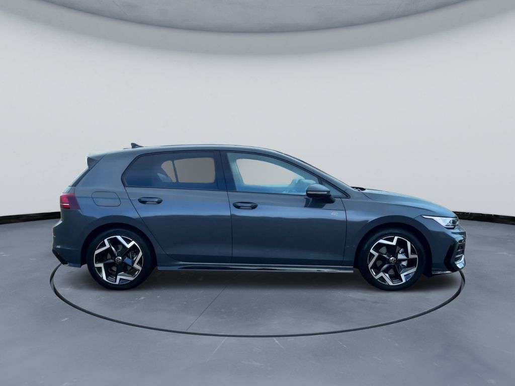 Volkswagen Golf 2025 г. Серый, пробег 32000 км
