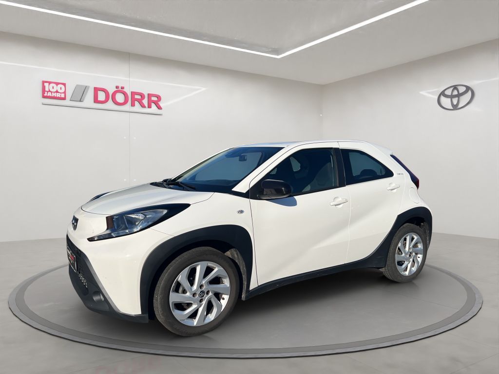 Toyota AYGO (X) 2022 г. Белый, пробег 60000 км