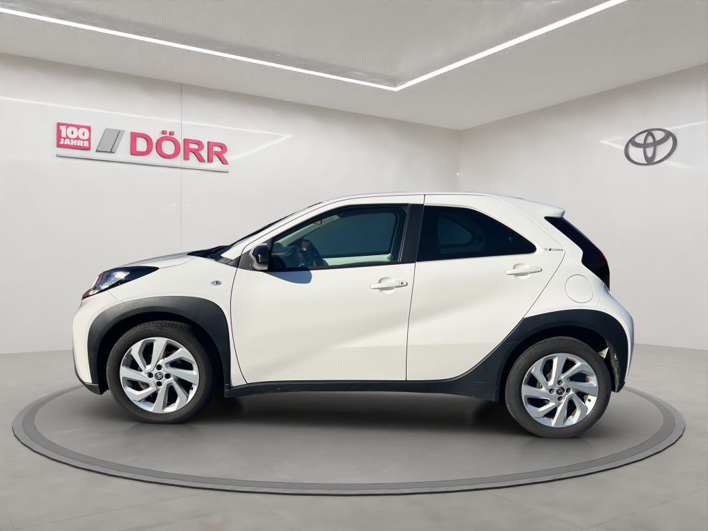 Toyota AYGO (X) 2022 г. Белый, пробег 60000 км